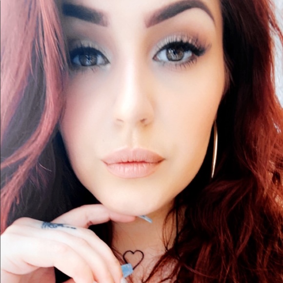 Meet your Posher, Veronica - Picture 2 of 8